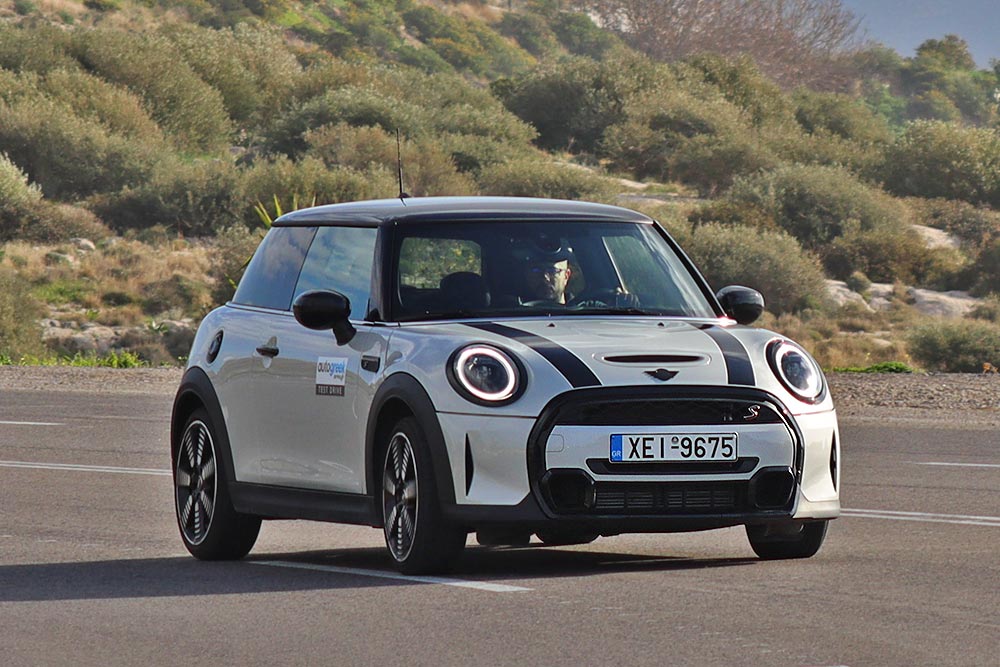 https://autogreeknews.gr/wp-content/uploads/2022/02/MINI-Cooper-S-2022-29.jpg