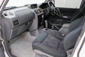 Mitsubishi-Pajero-Evolution-10