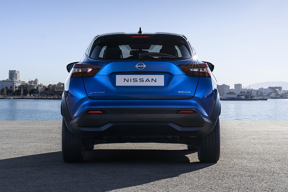 https://autogreeknews.gr/wp-content/uploads/2022/02/Nissan_Juke_Hybrid_Blue-Static-2.JPG.jpg