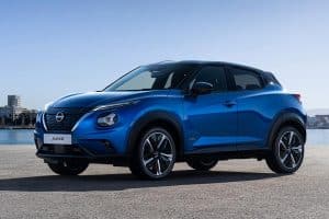 Nissan_Juke_Hybrid_Blue-Static_005