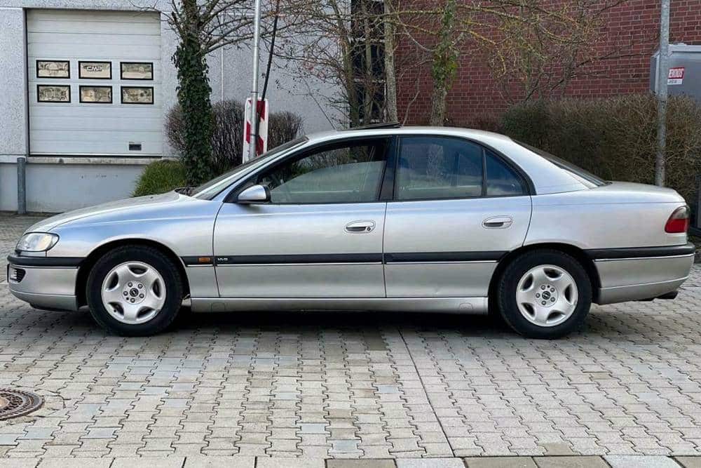 https://autogreeknews.gr/wp-content/uploads/2022/02/Opel_Omega_MV6_1996_for_sale-9.jpg