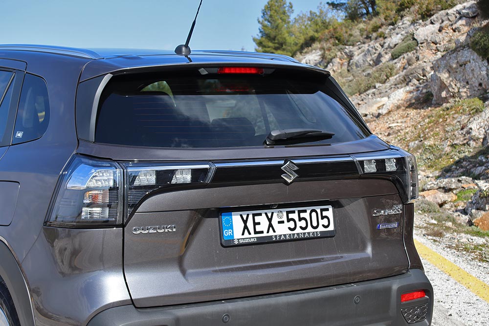 https://autogreeknews.gr/wp-content/uploads/2022/02/Suzuki-S-Cross-1.4T-AT-31.jpg
