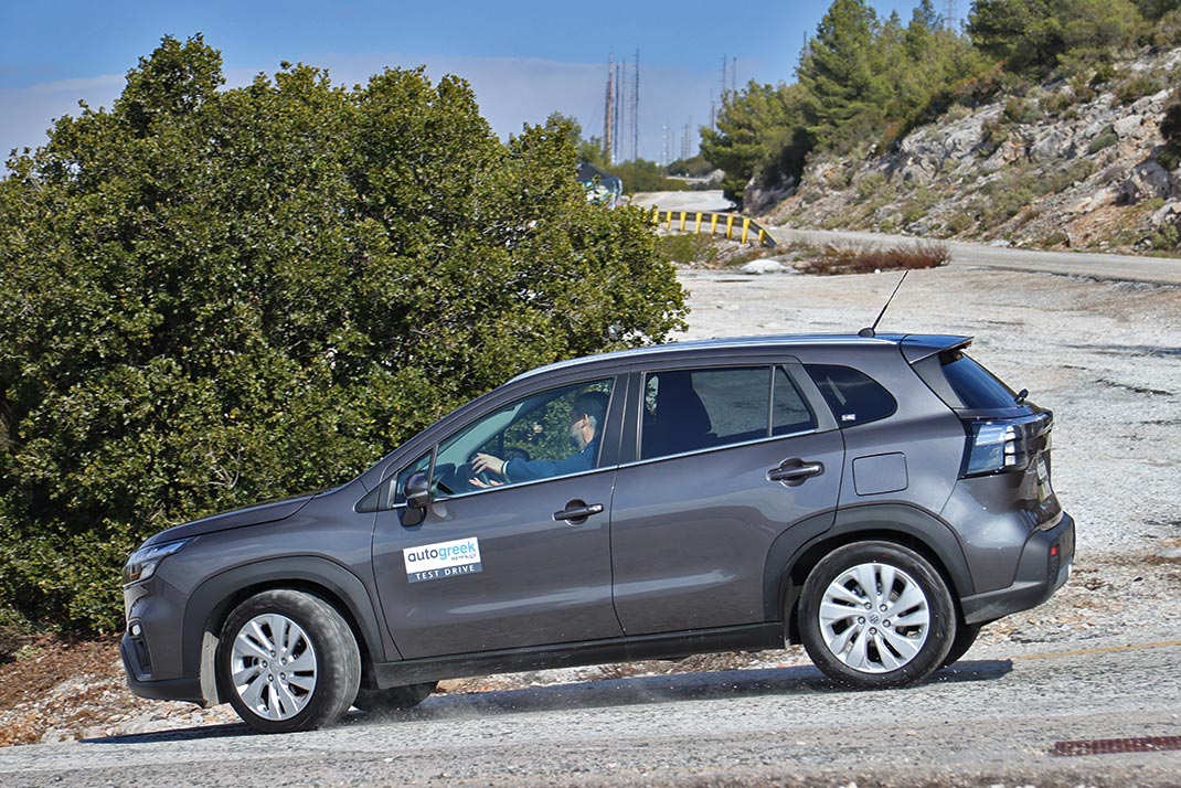 https://autogreeknews.gr/wp-content/uploads/2022/02/Suzuki-S-Cross-1.4T-AT-36.jpg
