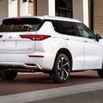 mitsubishi outlander sales 02