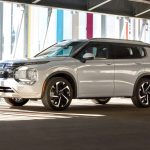mitsubishi outlander sales 03