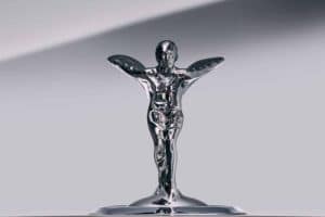 rolls-royce-come-cambia-la-spirit-of-ecstasy (1)