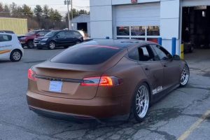 v8 powered tesla model s 03