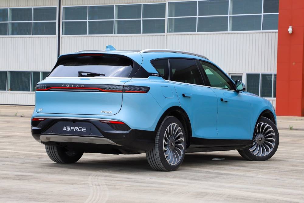 https://autogreeknews.gr/wp-content/uploads/2022/02/voyah-s-maserati-levante-wannabe-suv-is-a-684-hp-e-2.jpg