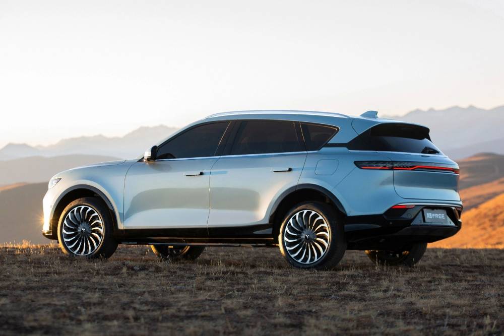 https://autogreeknews.gr/wp-content/uploads/2022/02/voyah-s-maserati-levante-wannabe-suv-is-a-684-hp-e-5.jpg