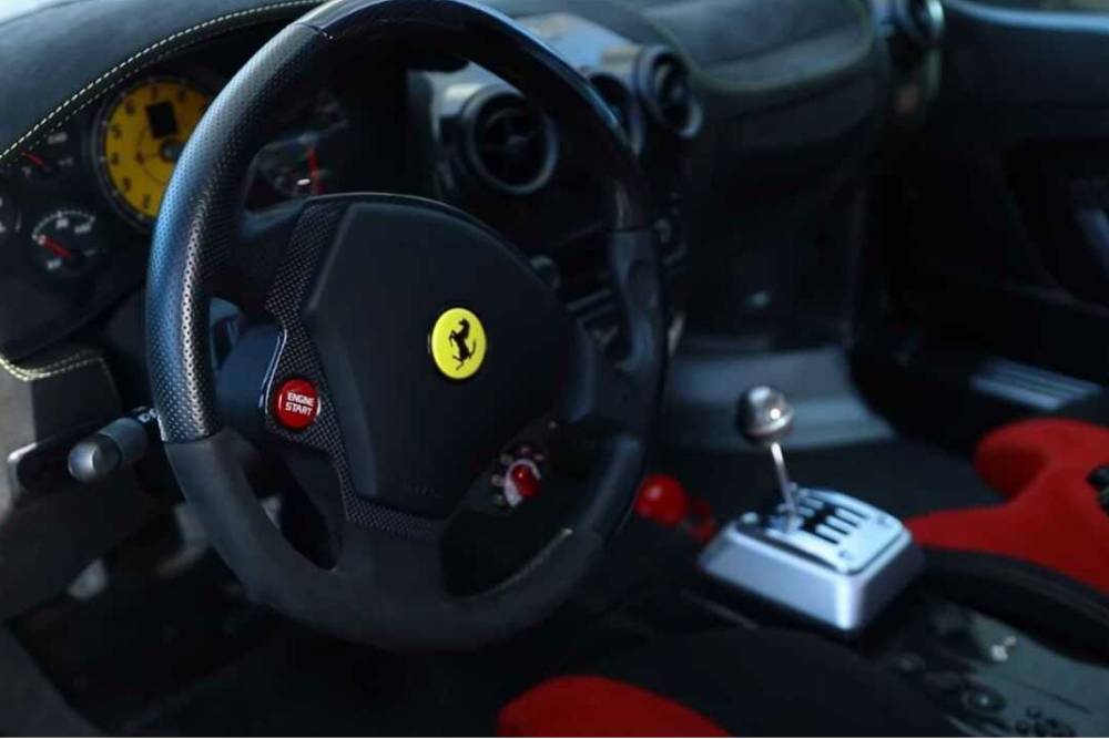 https://autogreeknews.gr/wp-content/uploads/2022/02/worlds-first-manual-ferrari-430-scuderia-14.jpg