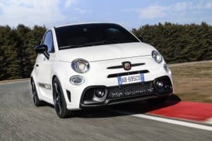 2022-Abarth-695-Competizione-1