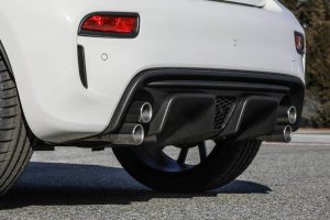 2022-Abarth-695-Competizione-6