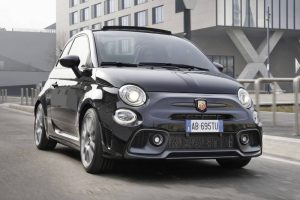 2022-Abarth-695-Turismo-3