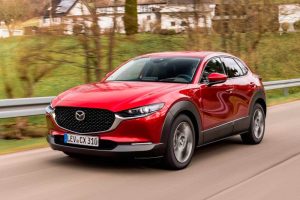 2022-mazda-cx-30-soul-red-crystal-action-020
