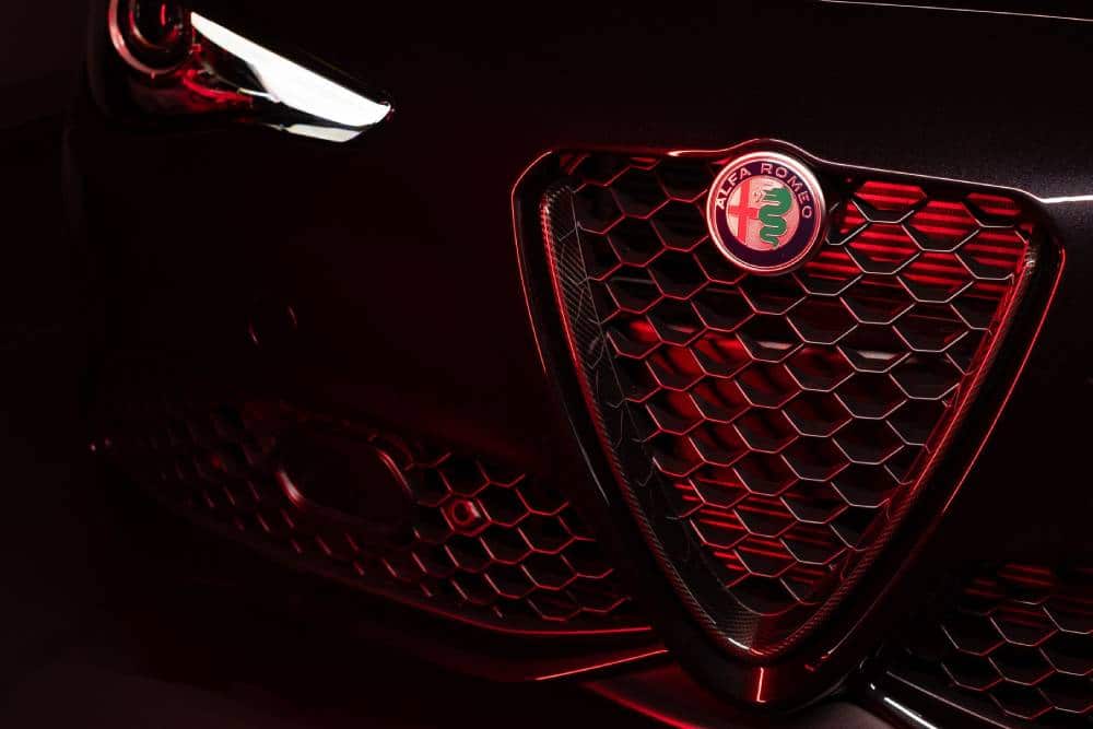 https://autogreeknews.gr/wp-content/uploads/2022/03/2023-Alfa-Romeo-Giulia-And-Stelvio-Estrema-15.jpg