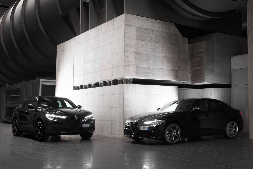 https://autogreeknews.gr/wp-content/uploads/2022/03/2023-Alfa-Romeo-Giulia-And-Stelvio-Estrema-24.jpg