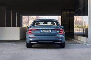 2023-Volvo-S60-Recharge-T8-5