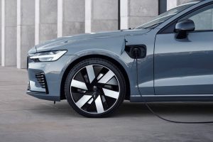 2023-Volvo-S60-Recharge-T8-7