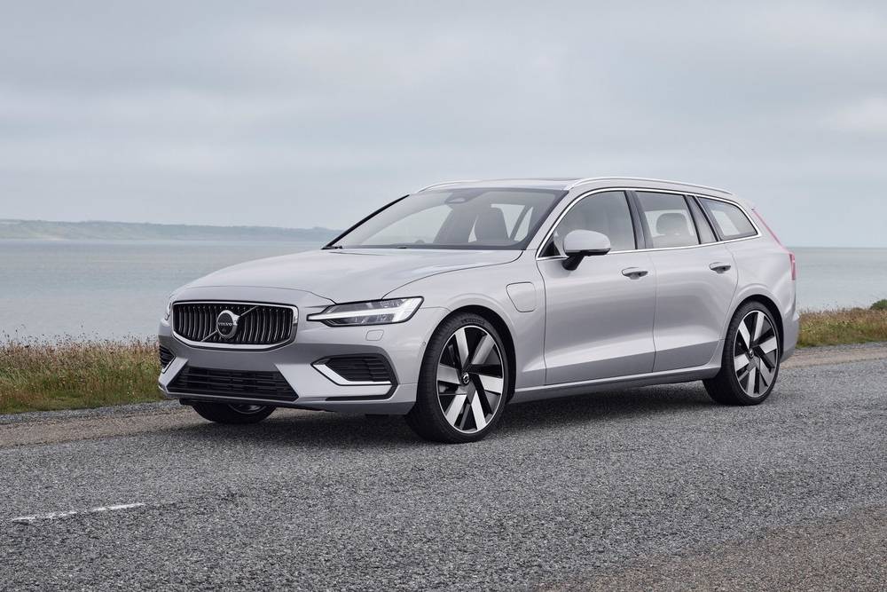 https://autogreeknews.gr/wp-content/uploads/2022/03/2023-Volvo-V60-Recharge-T8-1.jpg