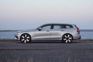 2023-Volvo-V60-Recharge-T8-5