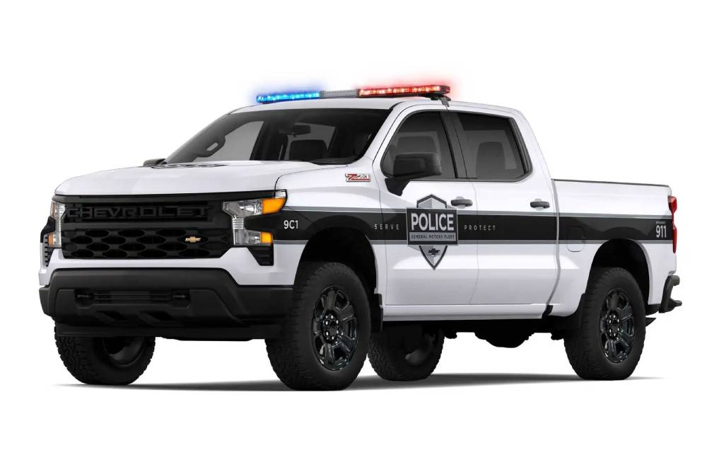 https://autogreeknews.gr/wp-content/uploads/2022/03/2023-chevrolet-silverado-police-pursuit-vehicle-1.jpg