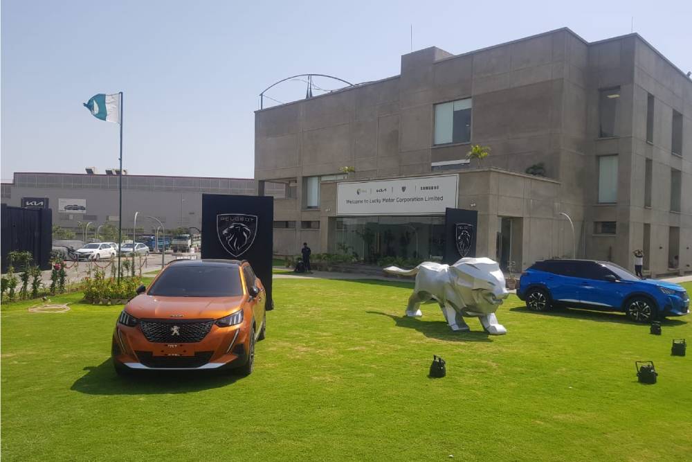 https://autogreeknews.gr/wp-content/uploads/2022/03/2_peugeot_2008_pakistan_event-6231a70f68873.jpg