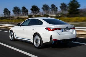 BMW i4 (4)