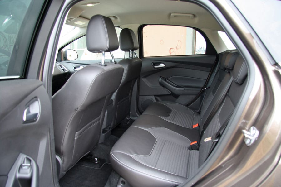 https://autogreeknews.gr/wp-content/uploads/2022/03/Ford-Focus-Mk3-rear-seat.jpg