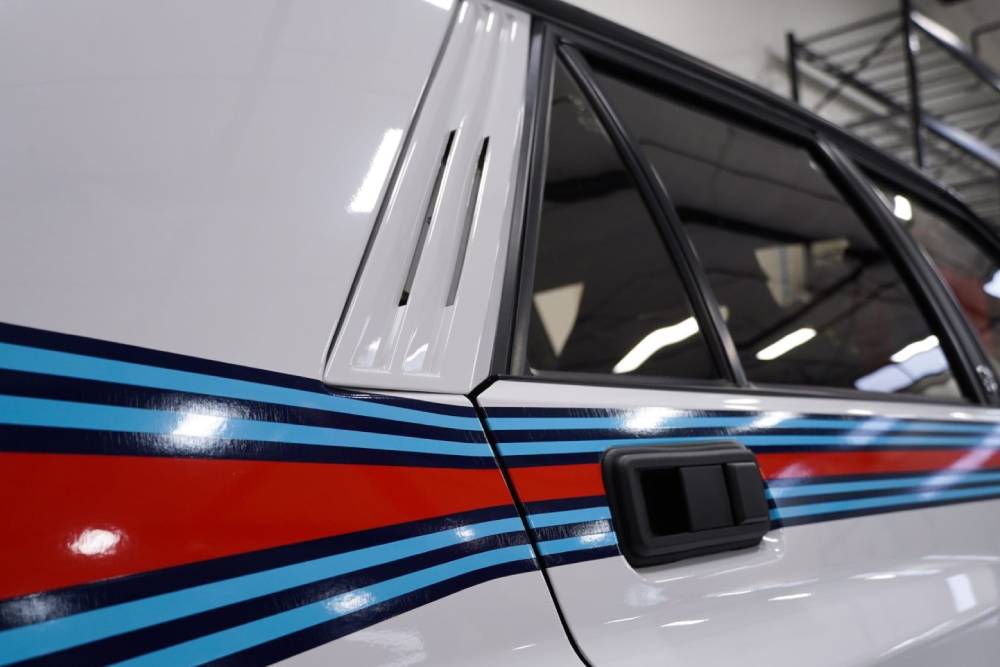 https://autogreeknews.gr/wp-content/uploads/2022/03/Lancia_Delta_Integrale_Martini_5_Evoluzione_1992_n-4.jpg