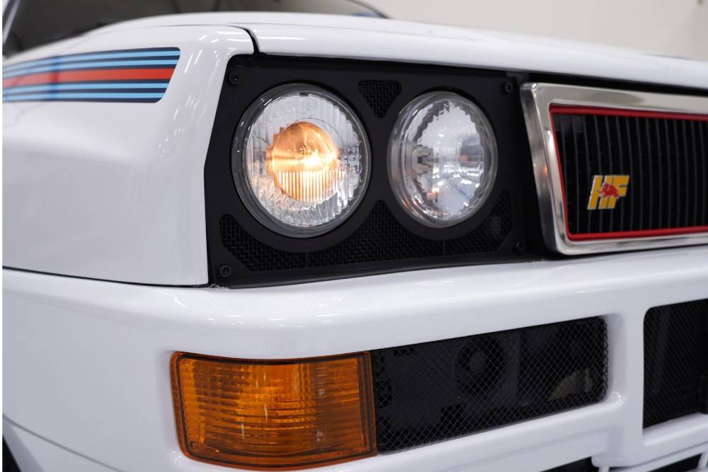 https://autogreeknews.gr/wp-content/uploads/2022/03/Lancia_Delta_Integrale_Martini_5_Evoluzione_1992_n.jpg