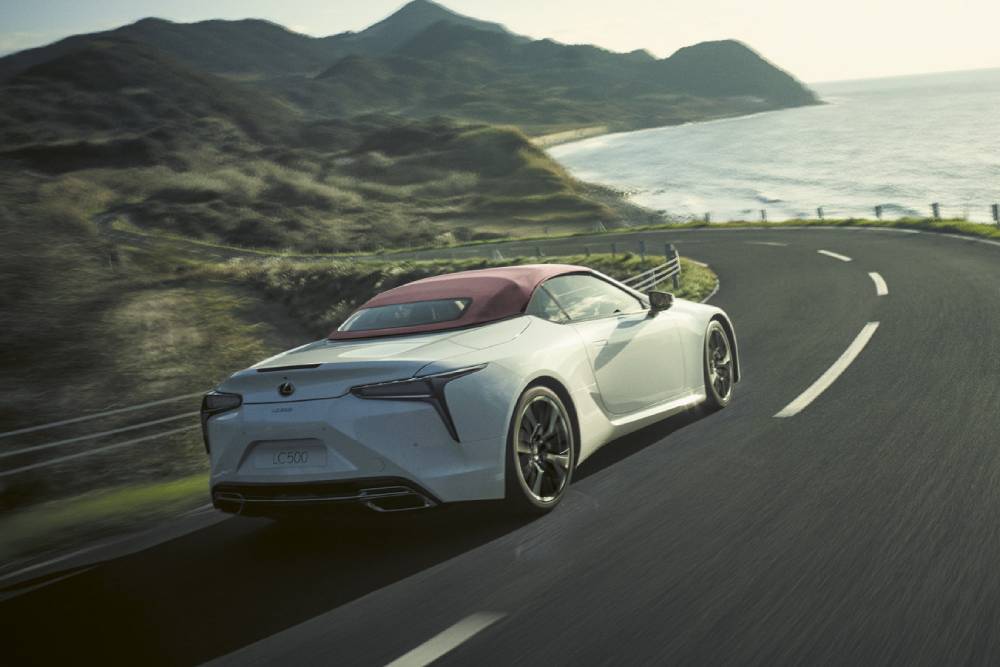 https://autogreeknews.gr/wp-content/uploads/2022/03/Lexus-LC-Convertible-Hokkaido-Edition-2.jpg