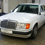 Mercedes-200E-1990-(1)