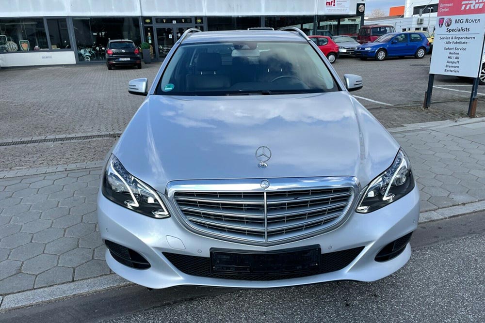 Άφθαρτη Mercedes E-Class 7ετίας με 702.080 χλμ.