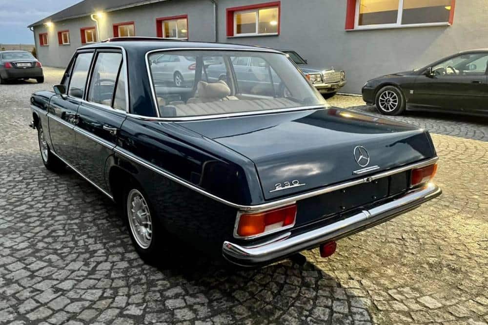 https://autogreeknews.gr/wp-content/uploads/2022/03/Mercedes-Benz-W114-Used-11.jpg
