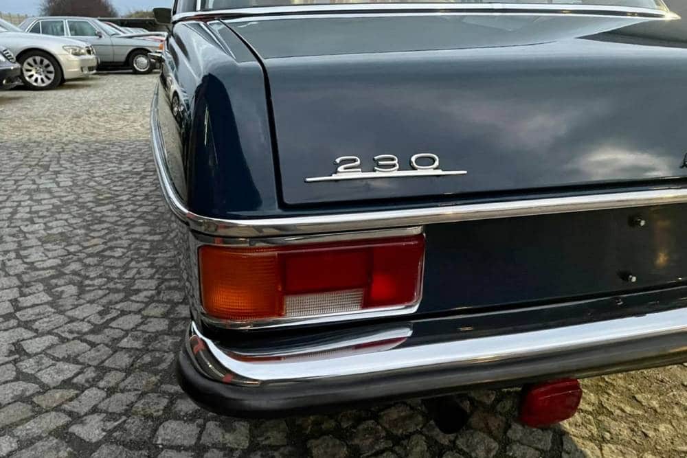 https://autogreeknews.gr/wp-content/uploads/2022/03/Mercedes-Benz-W114-Used-12.jpg