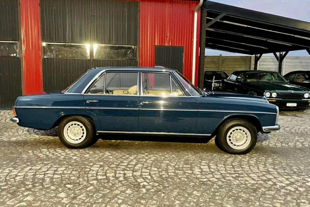 https://autogreeknews.gr/wp-content/uploads/2022/03/Mercedes-Benz-W114-Used-8.jpg