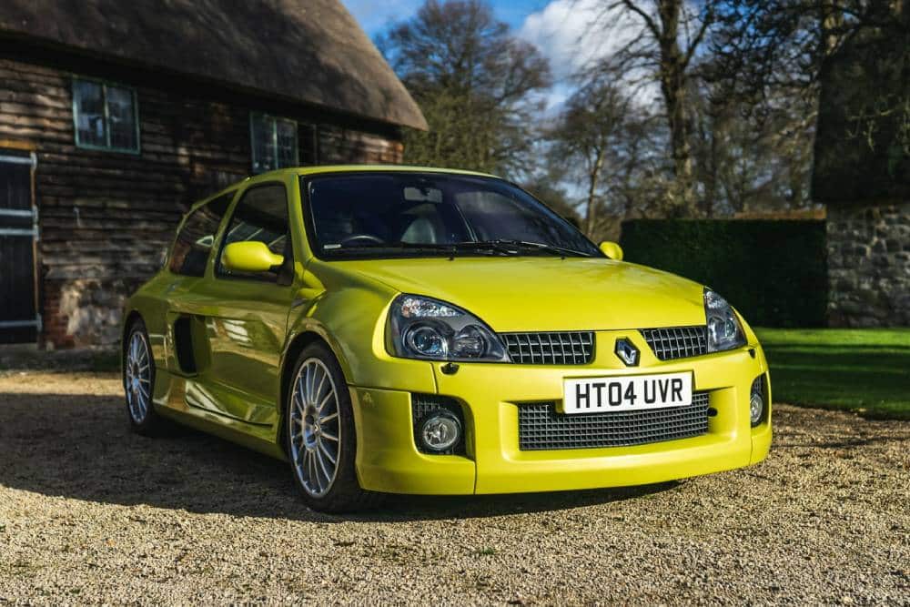 https://autogreeknews.gr/wp-content/uploads/2022/03/Renault-Clio-V6-9.jpg