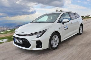 Suzuki Swace 1.8 Hybrid (1)