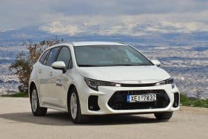 Suzuki Swace 1.8 Hybrid (11)