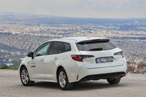 Suzuki Swace 1.8 Hybrid (3)