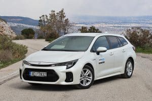 Suzuki Swace 1.8 Hybrid (5)