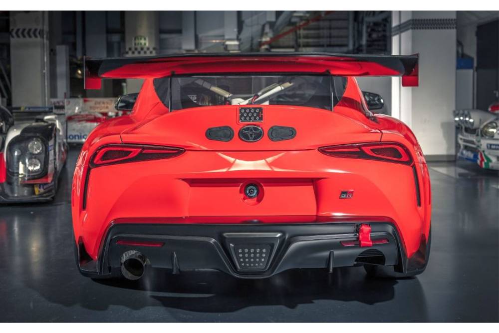 https://autogreeknews.gr/wp-content/uploads/2022/03/Toyota-Supra-GT4-8.jpg