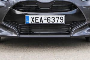 Toyota-Yaris-1.5-front