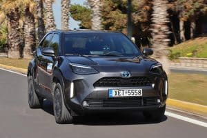 Toyota-Yaris-Cross-Hybrid-(1)