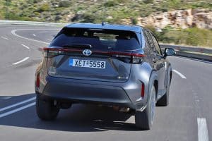 Toyota-Yaris-Cross-Hybrid-(3)