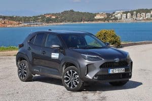 Toyota-Yaris-Cross-Hybrid-(8)