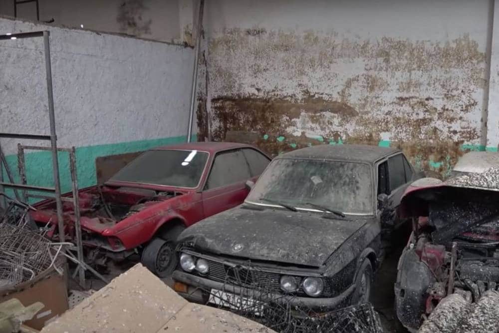 https://autogreeknews.gr/wp-content/uploads/2022/03/abandoned-bmw-dealership-in-spain-1.jpg