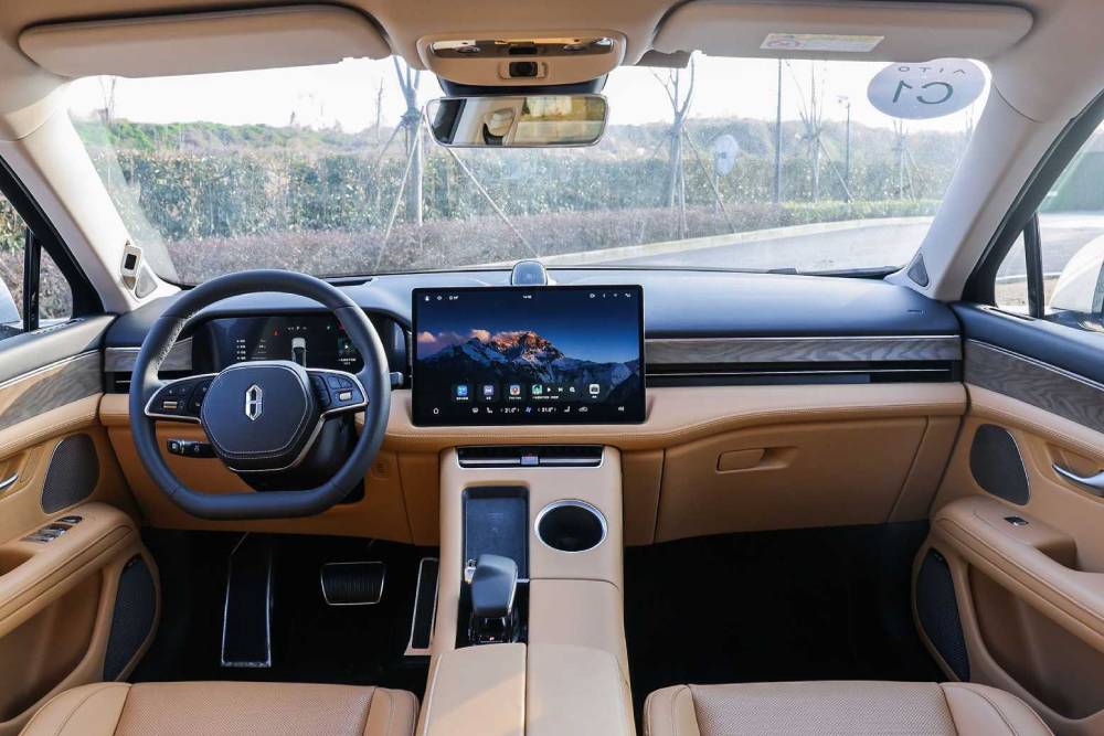 https://autogreeknews.gr/wp-content/uploads/2022/03/aito-m5-interior.jpg