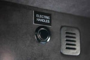 aston-martin-vantage-by-addarmor-handle-button