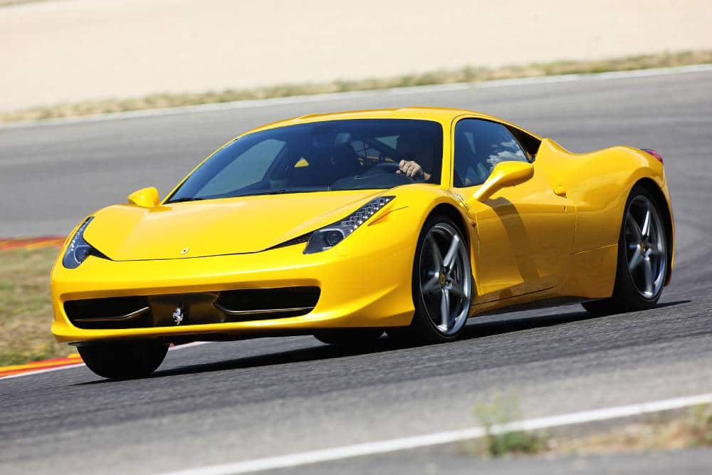 https://autogreeknews.gr/wp-content/uploads/2022/03/ferrari_458_italia_8.jpg